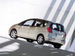 Toyota Corolla Verso 2001-04 2001 года